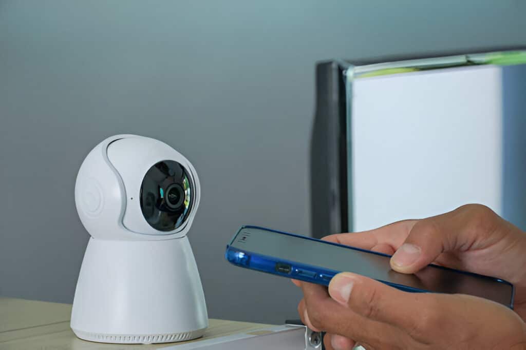 Benefits of Connecting a CCTV Camera to a Cell Phone: